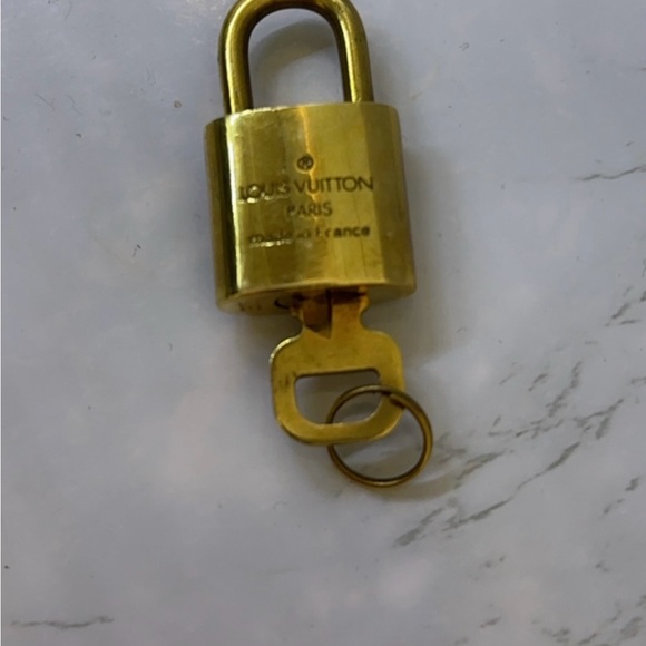 LV 305 lock with keys - Picture 2 of 3